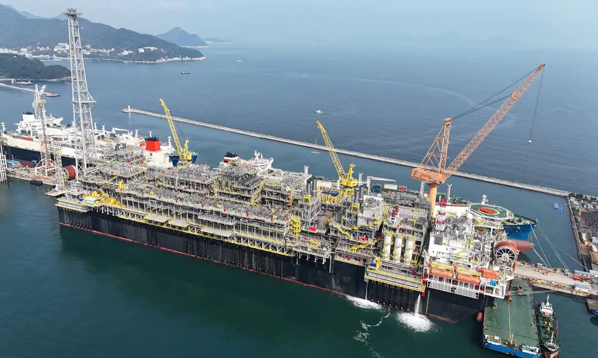 Petrobras inicia operação da P-79 em Búzios e amplia oferta de petróleo e gás
