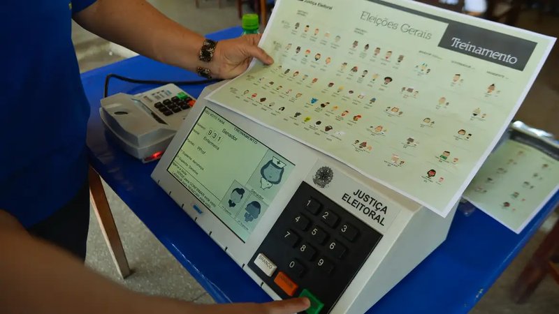 Prazo para tirar ou regularizar o título de eleitor encerra nessa quarta (6)