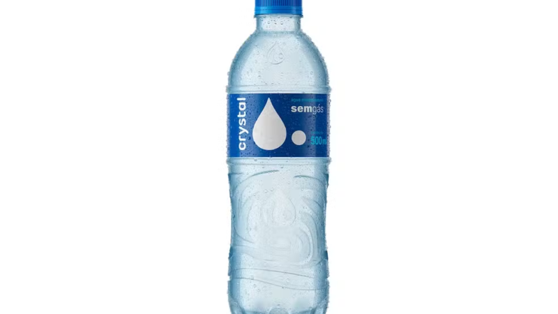 Anvisa determina recolhimento de lote de água mineral Crystal por contaminação bacteriana