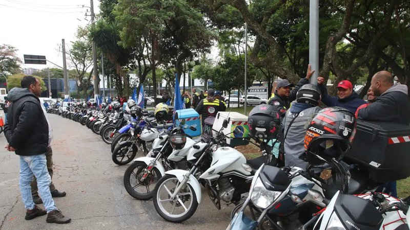 Governo Federal prepara linha de crédito para motociclistas de aplicativos financiarem motos novas