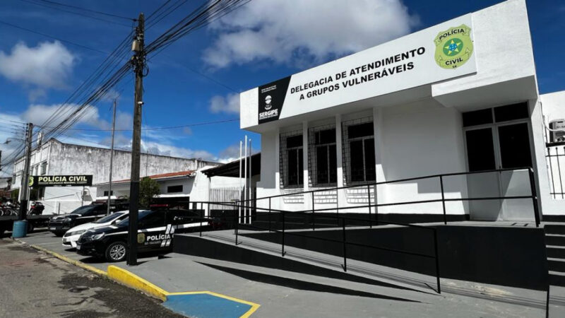 Polícia Civil prende homem por descumprimento de medida protetiva e ameaças contra ex-companheira em Tobias Barreto