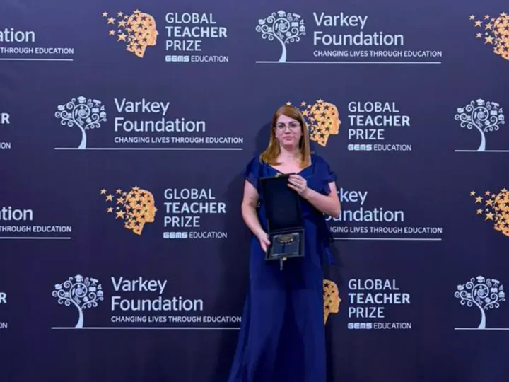 Professora Débora Garofalo transforma sucata em projeto de robótica e é reconhecida internacionalmente