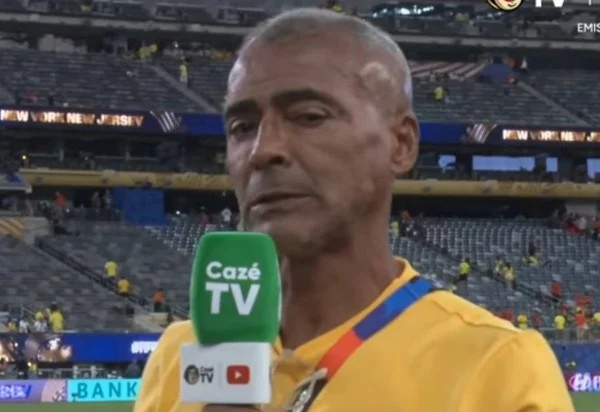 Romário atua como senador à distância enquanto comenta a Copa do Mundo nos Estados Unidos