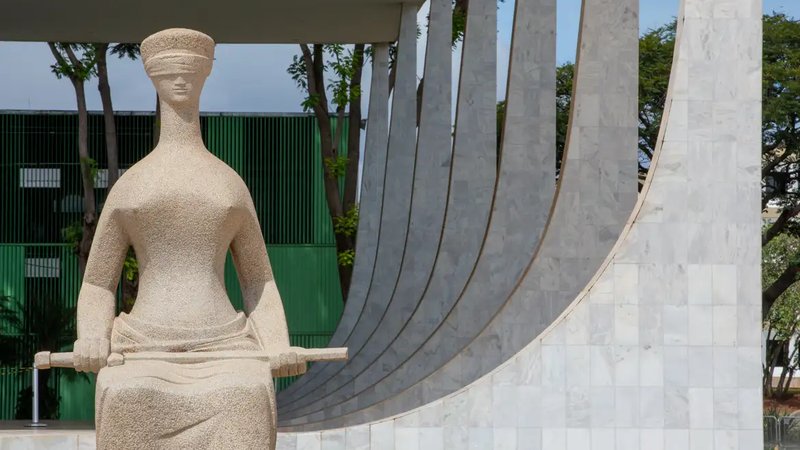 STF mantém decisão de acabar com aposentadoria compulsória para magistrados condenados