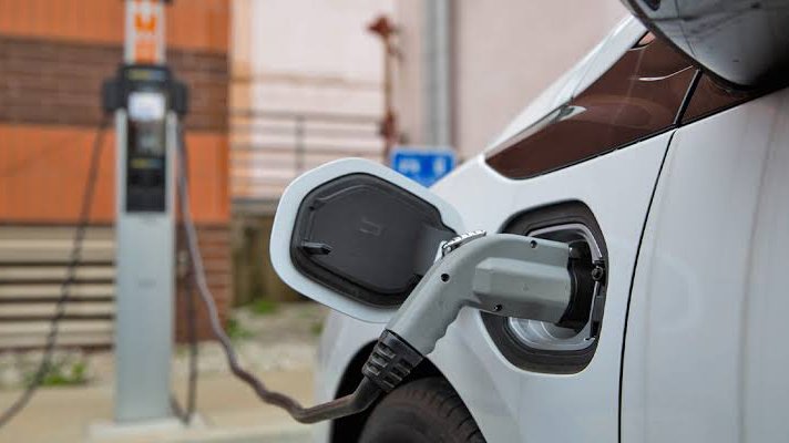 Sergipe adota novas normas de segurança para recarga de veículos elétricos