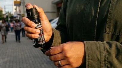 Senado aprova projeto que autoriza venda de spray de defesa pessoal para mulheres
