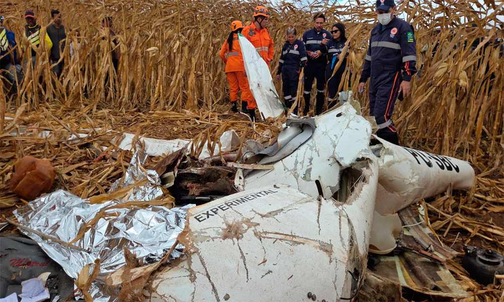 Aeronave monomotor cai e deixa uma pessoa morta na zona rural de Macambira