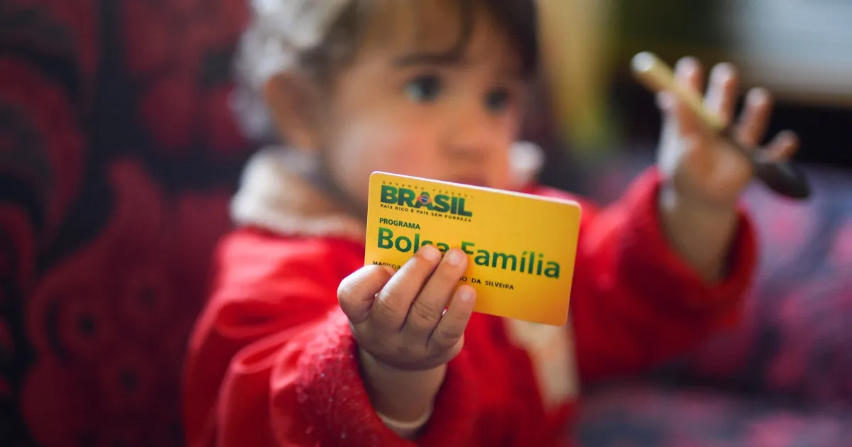 Análise: Lula mira eleitorado feminino com reajuste do Bolsa Família