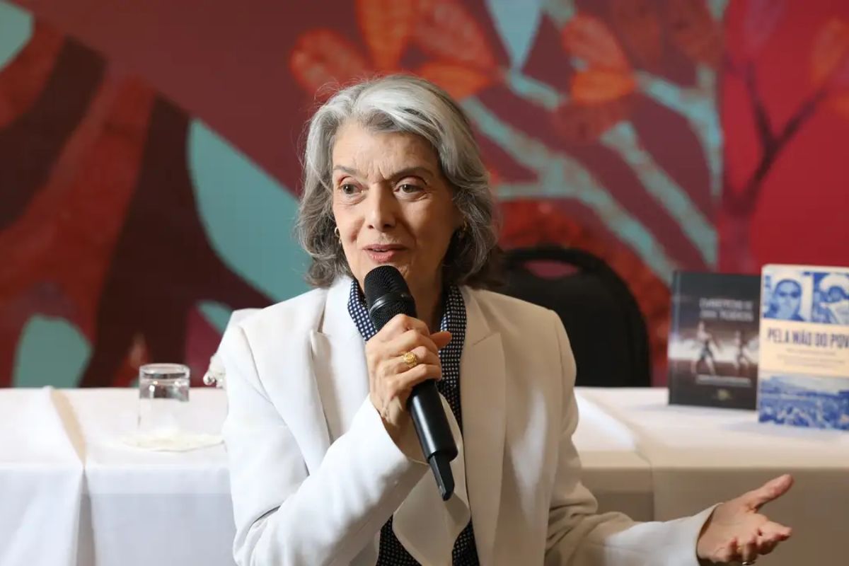 Cármen Lúcia é a única ministra dos STF com aprovação maior que rejeição, aponta pesquisa