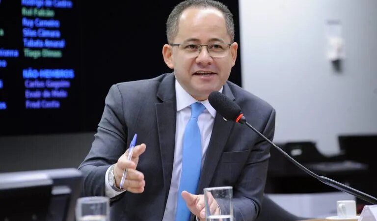 Cezinha dizia ter acesso a Nunes Marques e que faria pedidos, diz PF