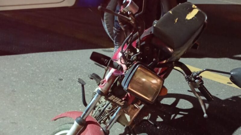 Colisão entre moto e bicicleta deixa dois homens feridos na SE-050, em Aracaju