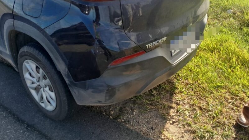 Colisão traseira entre carro e motocicleta é registrada na SE-100, em Pirambu