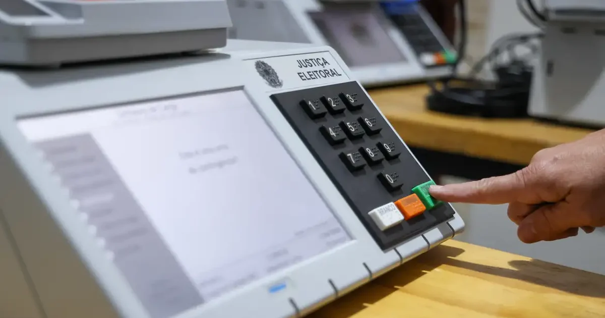 Eleitores têm até esta segunda-feira (14) para solicitar transporte gratuito