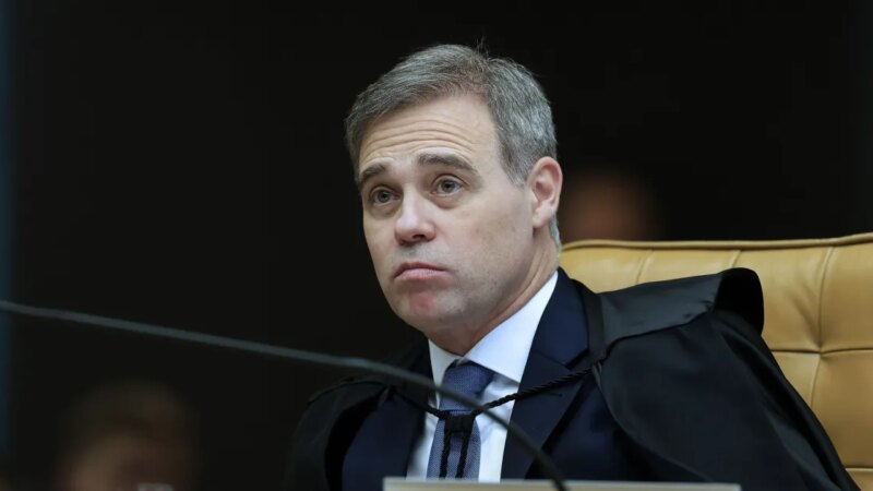 Fux e Mendonça citam existência de PF “paralela” em julgamento do STF