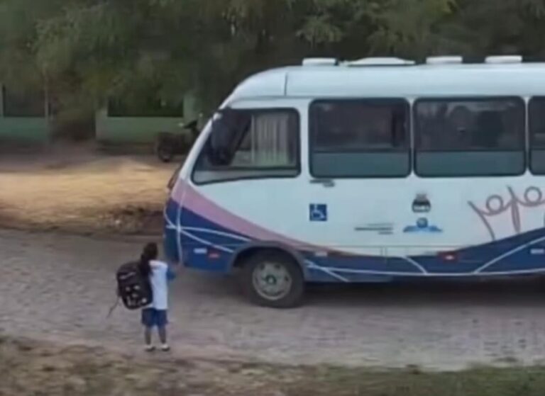 Menino de 3 anos morre atropelado por micro-ônibus em Indiaroba