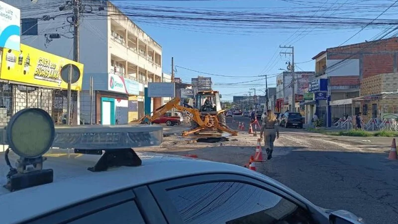 Obra emergencial interdita parcialmente cruzamento no Siqueira Campos nesta terça (15)