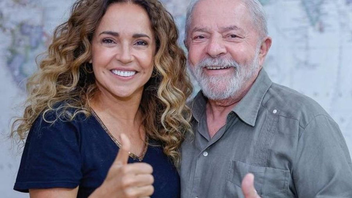 Daniela Mercury convoca artistas para ato em resposta a Flávio Bolsonaro em Salvador: “Aqui é Bahia!”