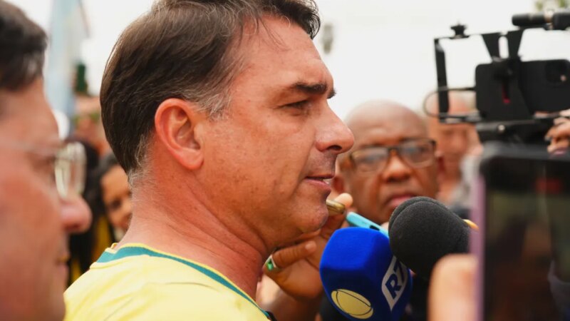 Analistas veem migração pró-Flávio nas últimas pesquisas antes do 1º turno