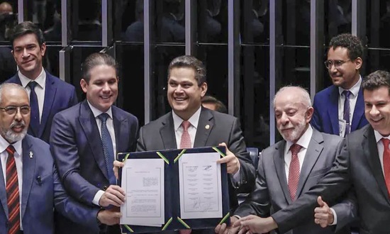 Congresso Nacional promulga emenda do fim da escala 6×1