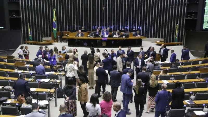 Direita decide votar a favor do fim da escala 6×1