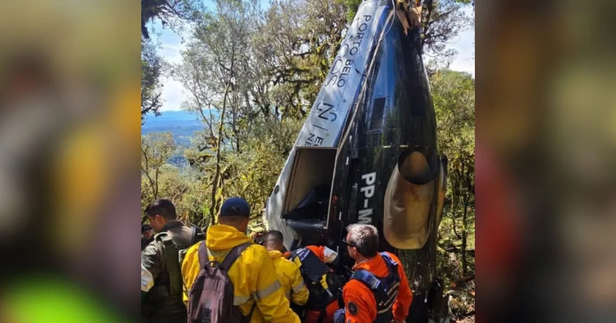 Helicóptero de Rick: motores são retirados após duas semanas do acidente em SC
