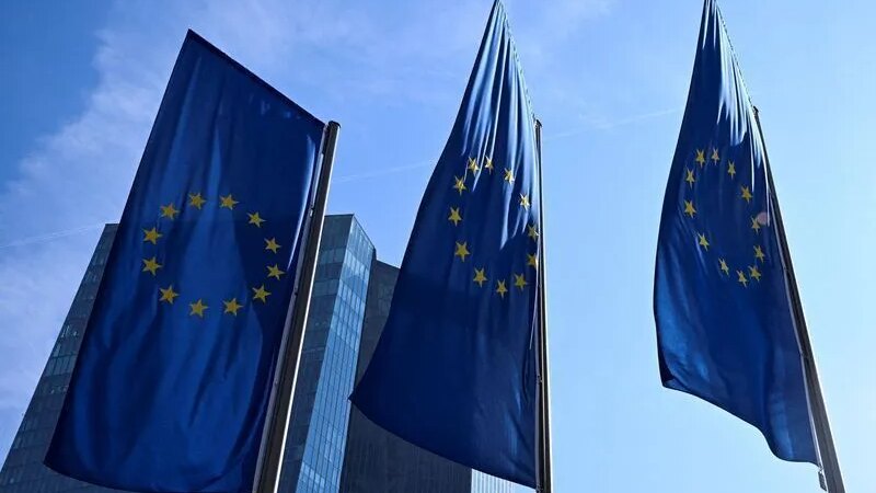 Inflação na zona do euro sobe acima do esperado e mantém pressão sobre BCE