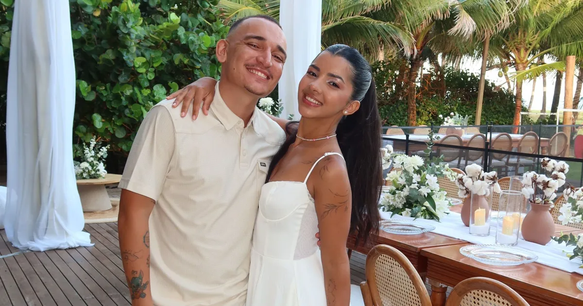 João Gomes e Ary Mirelle celebram dois anos de casamento