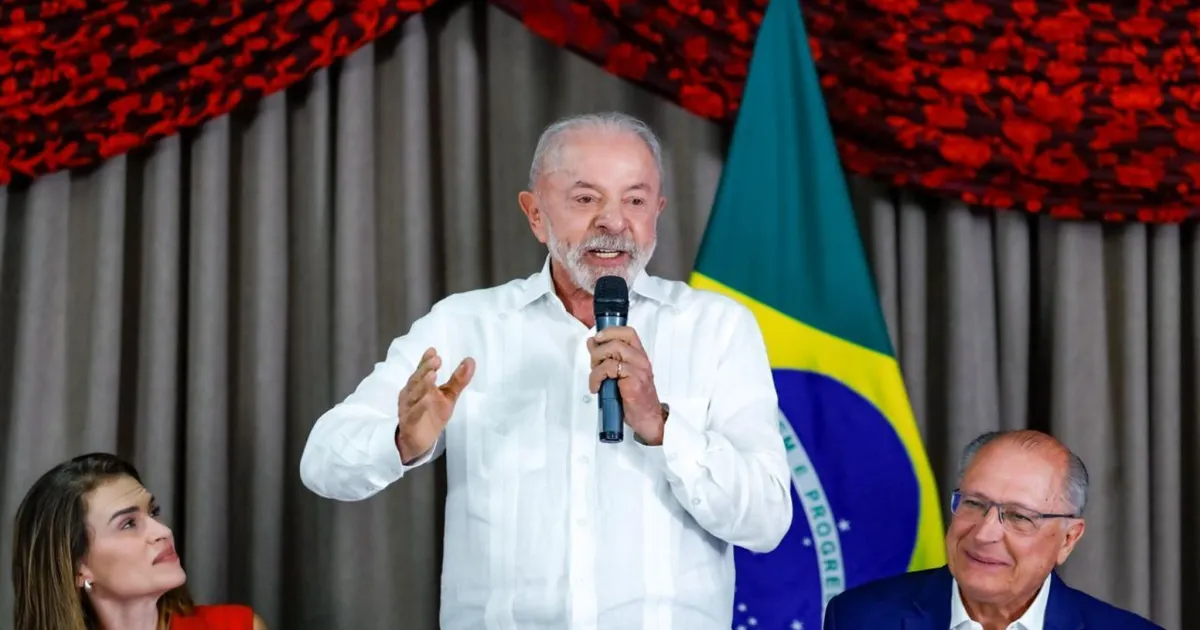 Lula reclama de “decisões tendenciosas” após suspensão do canal de Janones