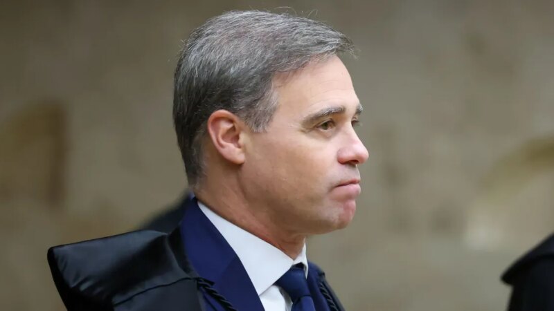 Mendonça determina remoção de vídeo de Janones e Lindbergh contra Flávio