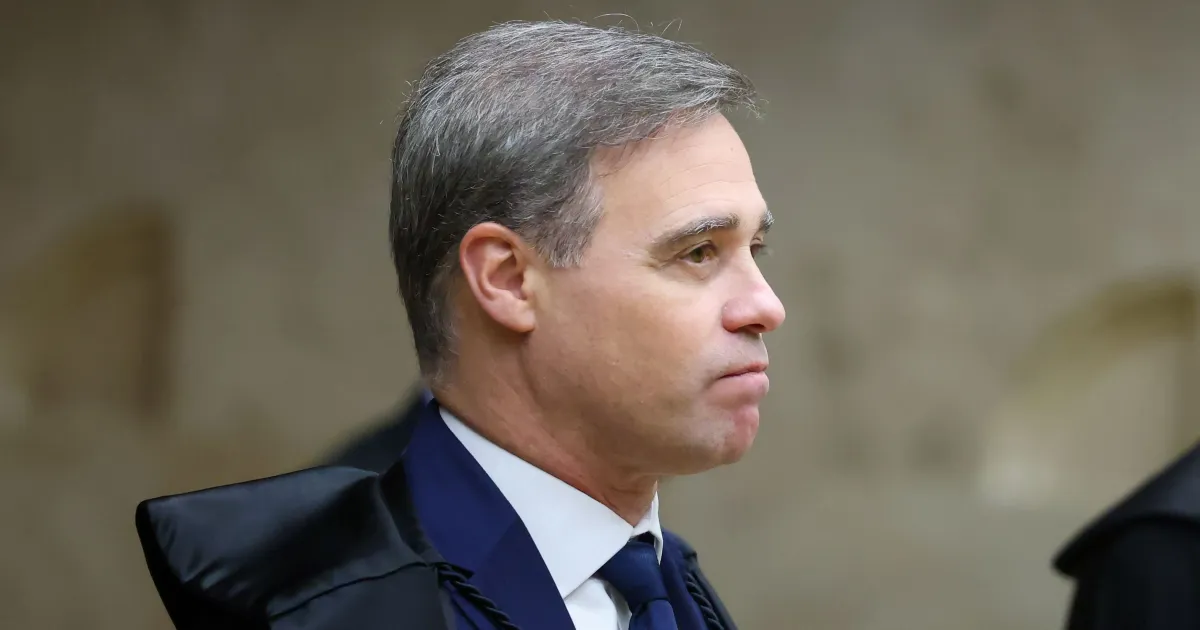 Mendonça determina remoção de vídeo de Janones e Lindbergh contra Flávio