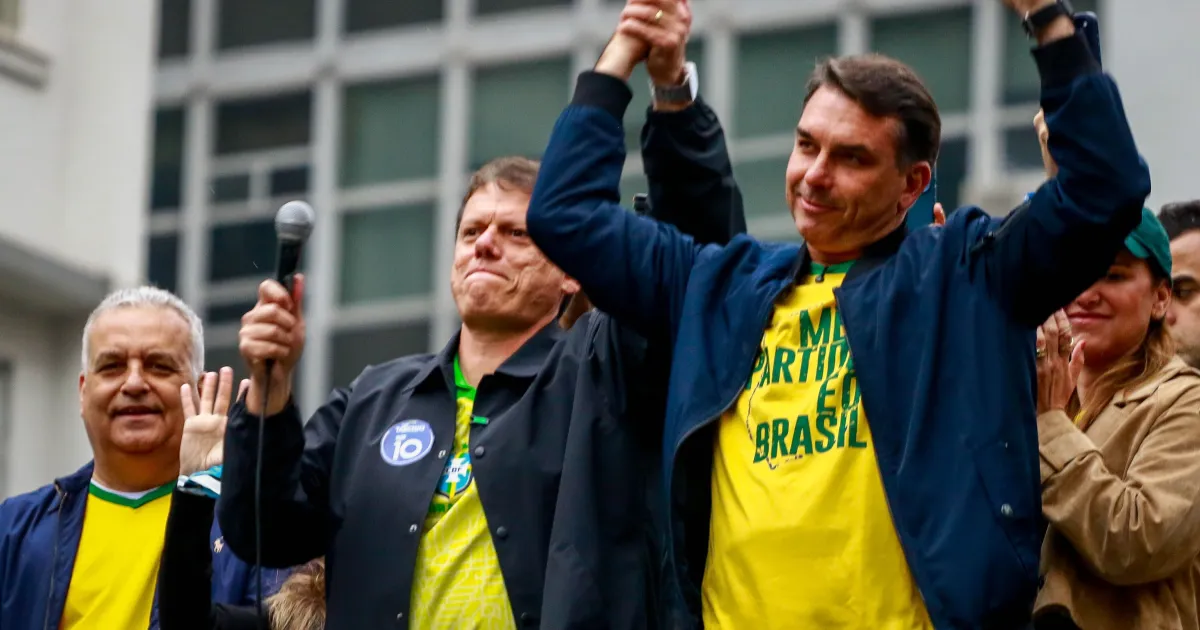 Metade dos governadores eleitos apoiaram Flávio no primeiro turno