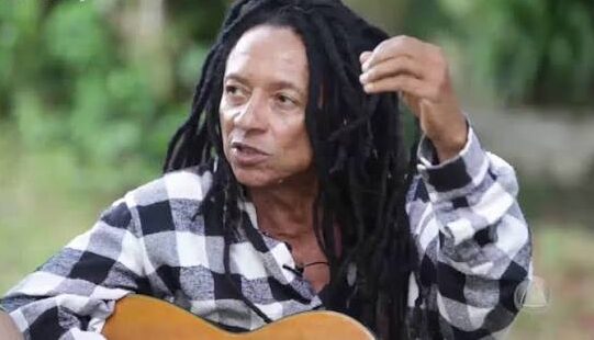 Morre o cantor e compositor Tonho Baixinho aos 74 anos