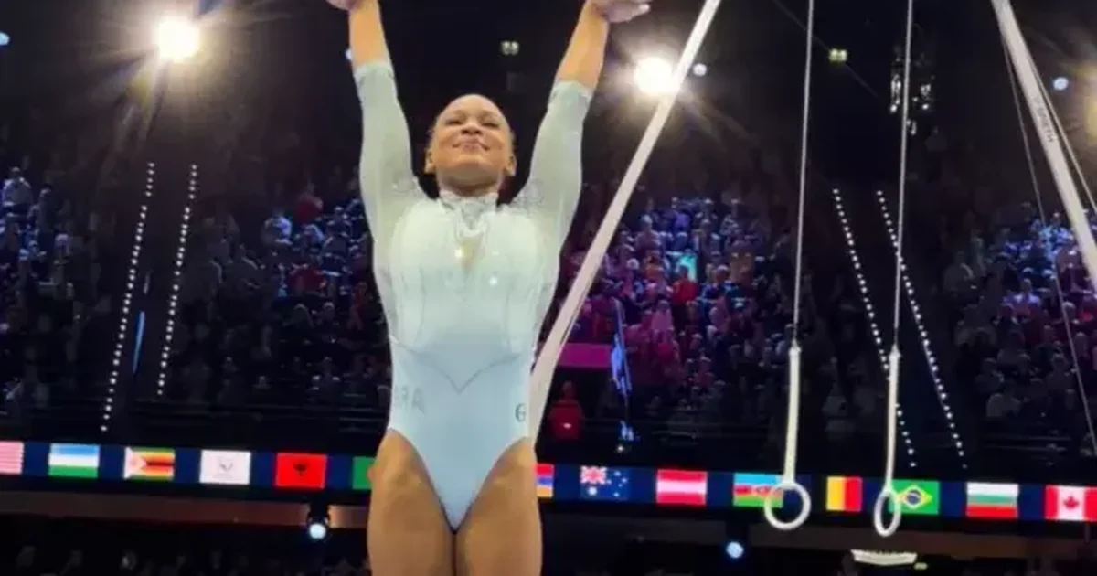 Rebeca Andrade conquista o ouro e se torna tricampeã mundial do salto
