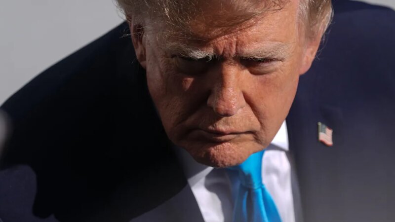 Trump diz que EUA “consideram” apoiar ataques sauditas contra Houthis