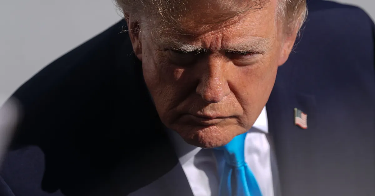 Trump diz que EUA “consideram” apoiar ataques sauditas contra Houthis
