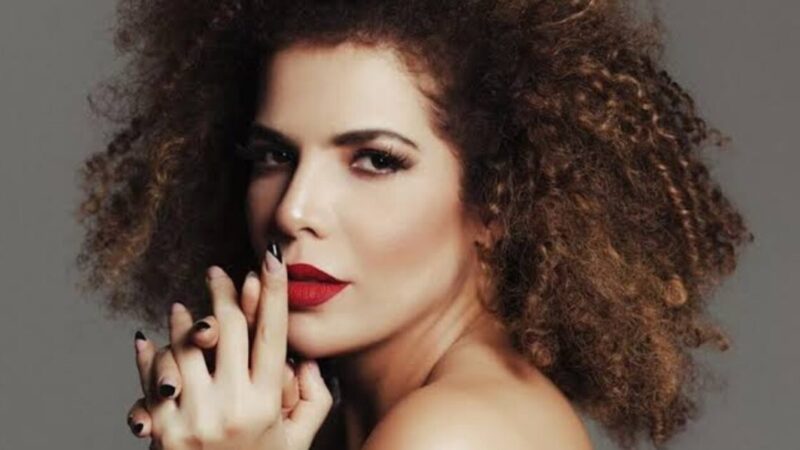 Vanessa da Mata e pagode agitam Aracaju neste fim de semana