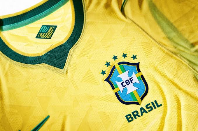 Comissão aprova uniformes de seleções brasileiras nas cores da bandeira nacional